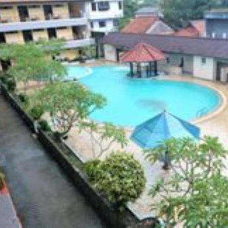 Uni Beach Hotel Pangandaran Extérieur photo