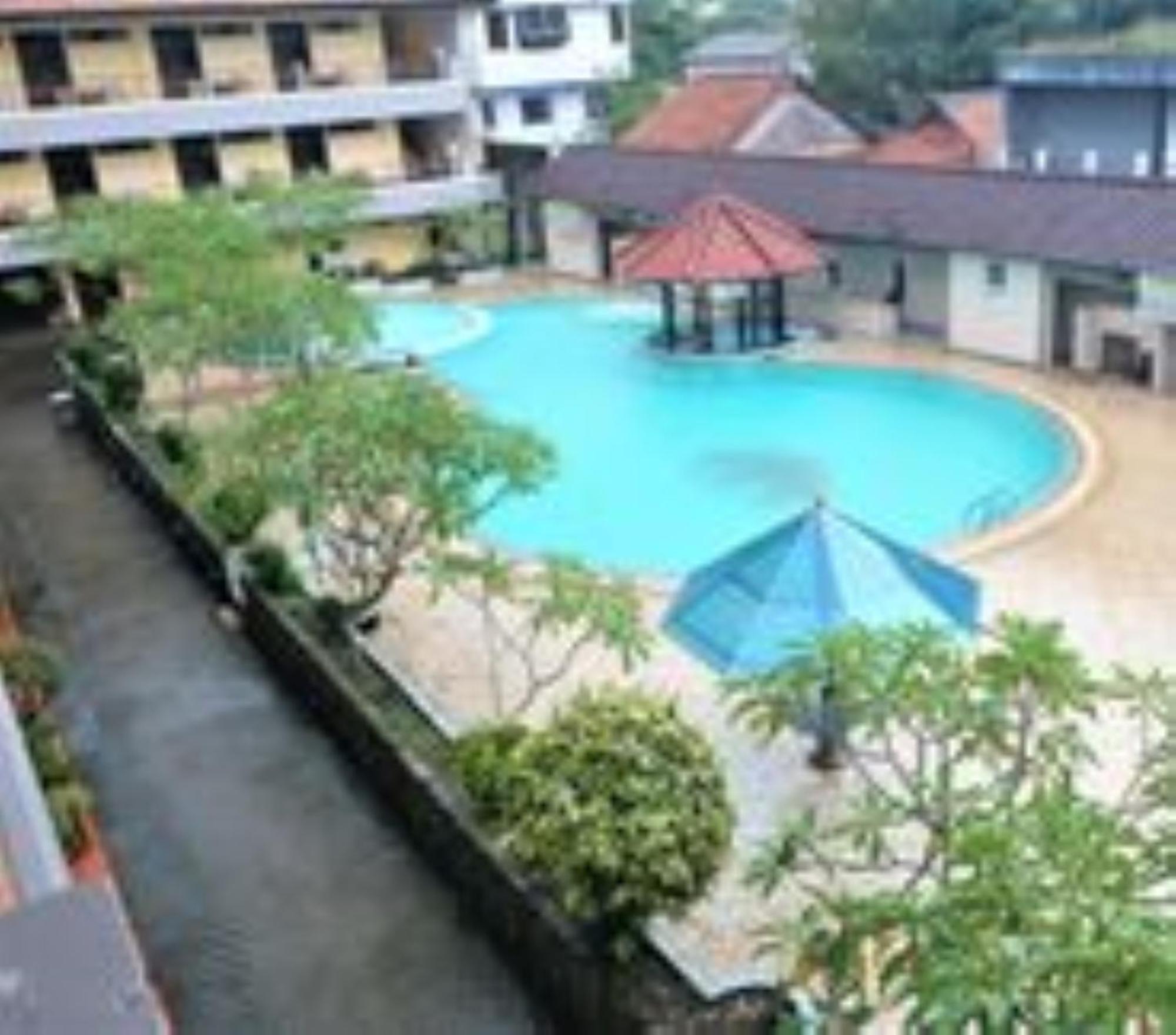 Uni Beach Hotel Pangandaran Extérieur photo